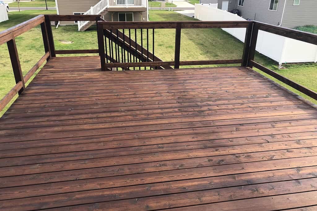 deck-staining-lynnwood deck-staining-lynnwood