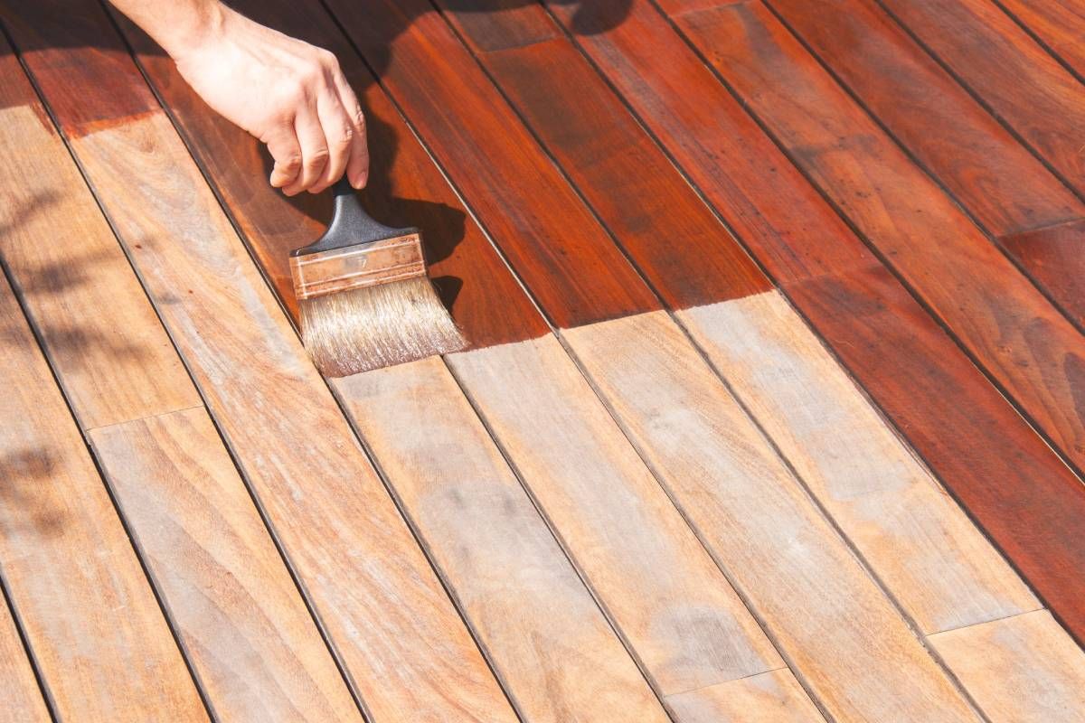 Choosing the Right Finish for Your Deck